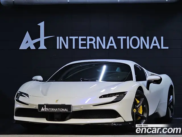 Ferrari SF90, 2022, 10 400 км Ferrari SF90, 2022, 10 400 км