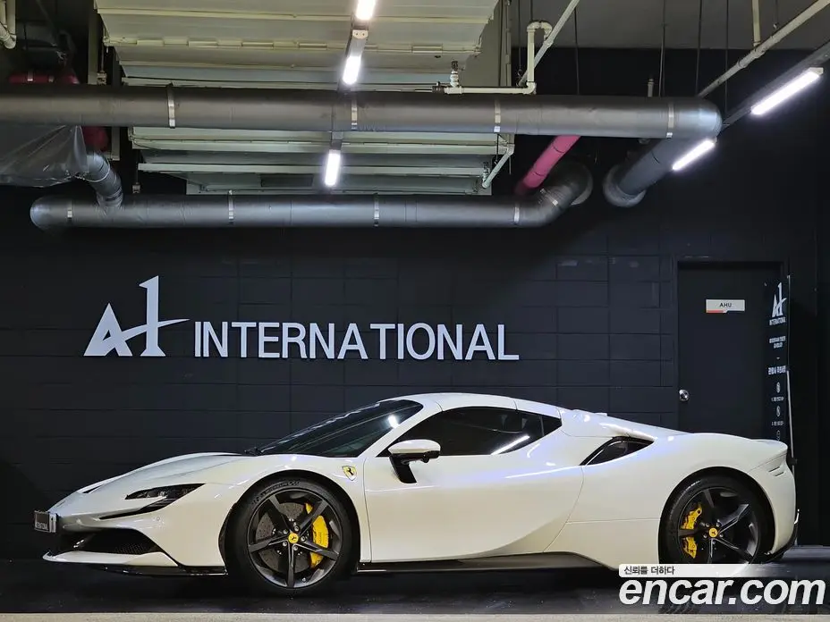 Ferrari SF90 2022 4.0 АКПП, фото 3 Ferrari SF90 2022 4.0 АКПП, фото 3