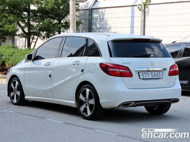 Mercedes-Benz B-Class 2018 2.0 АКПП, миниатюра 2