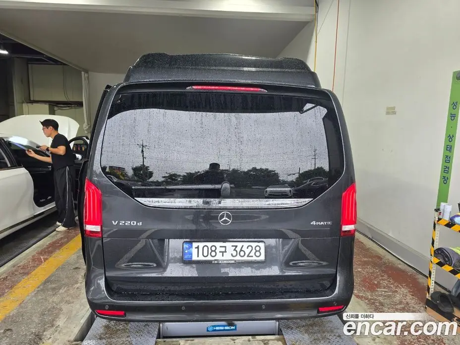 Mercedes-Benz V-Class 2023 1.9 АКПП, фото 4 Mercedes-Benz V-Class 2023 1.9 АКПП, фото 4