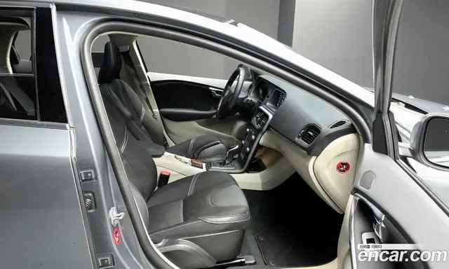 Volvo V40 2015 2.0 АКПП, миниатюра 11