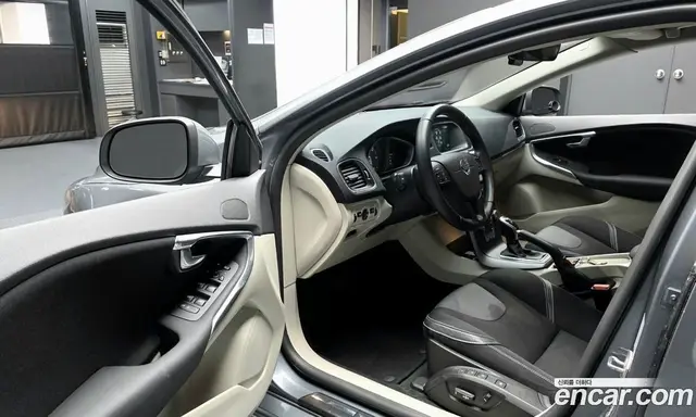 Volvo V40 2015 2.0 АКПП, миниатюра 10