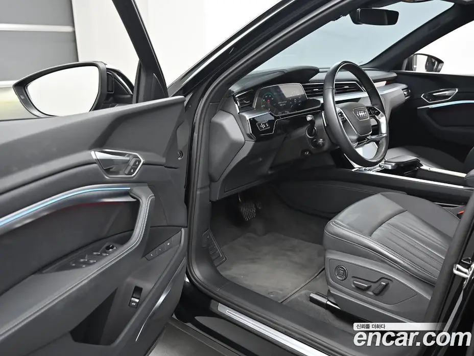 Audi Q8 e-tron 2024 1.0 АКПП, фото 12