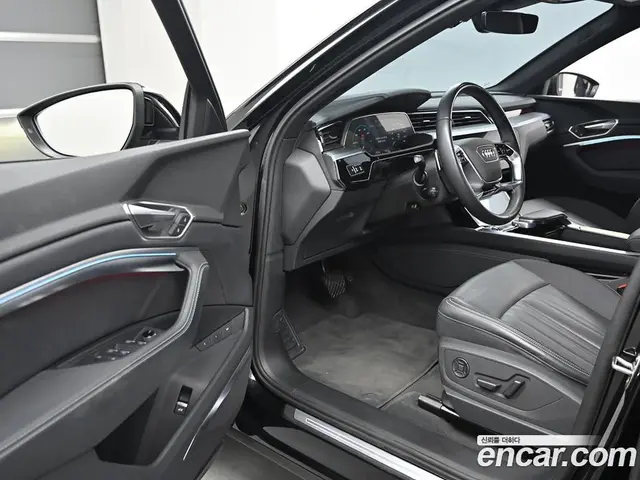 Audi Q8 e-tron 2024 1.0 АКПП, миниатюра 12