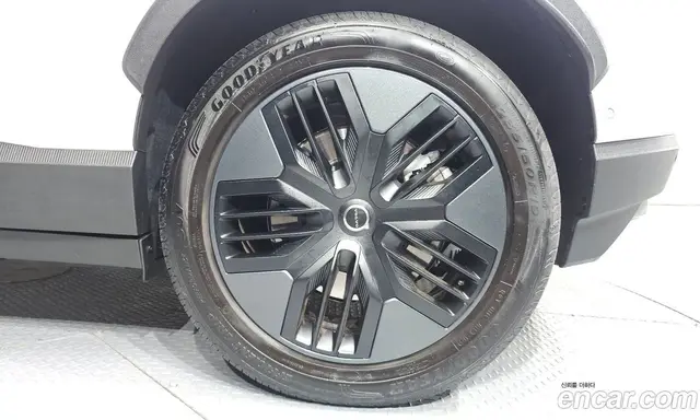 Volvo EX30 2025 0.2 АКПП, миниатюра 6