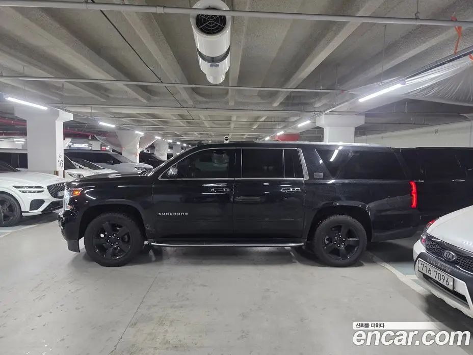 Chevrolet Suburban 2017 5.3 АКПП, фото 4