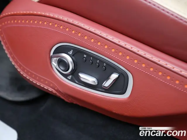 Aston Martin DBX 2021 4.0 АКПП, миниатюра 11