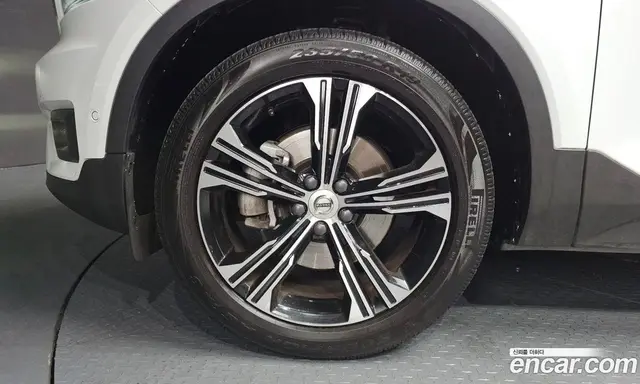 Volvo XC40 2021 2.0 АКПП, миниатюра 4 Volvo XC40 2021 2.0 АКПП, миниатюра 4