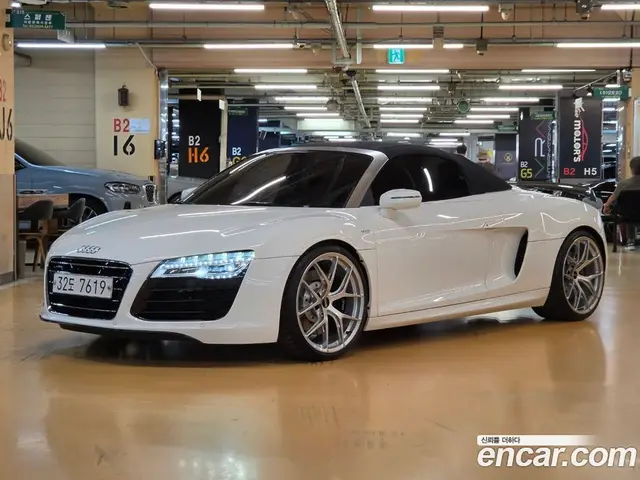 Audi R8 2014 5.2 АКПП, миниатюра 2