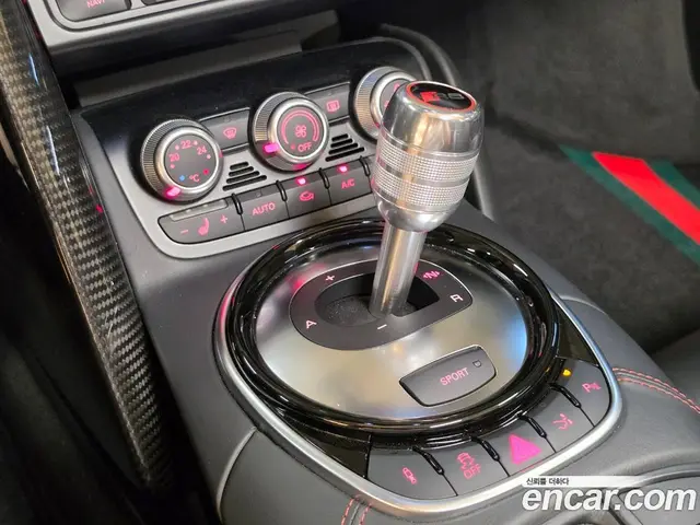 Audi R8 2014 5.2 АКПП, миниатюра 11