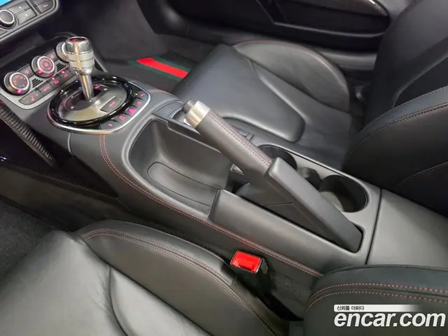 Audi R8 2014 5.2 АКПП, миниатюра 12