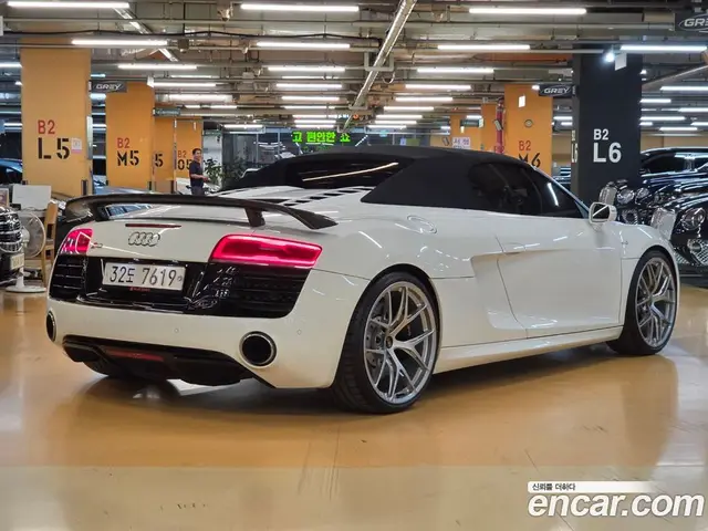 Audi R8 2014 5.2 АКПП, миниатюра 3