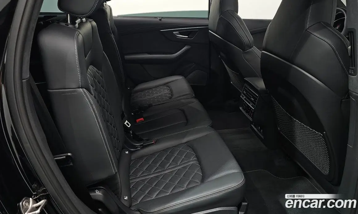 Audi SQ7 2025 4.0 АКПП, фото 18