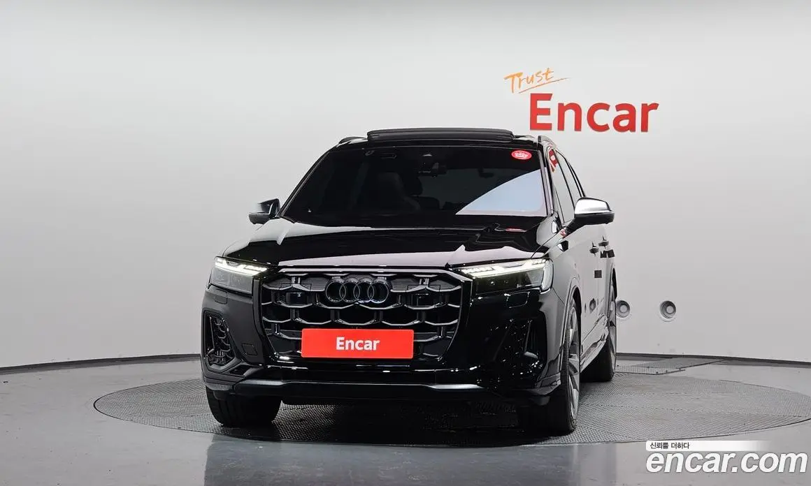 Audi SQ7 2025 4.0 АКПП, фото 3