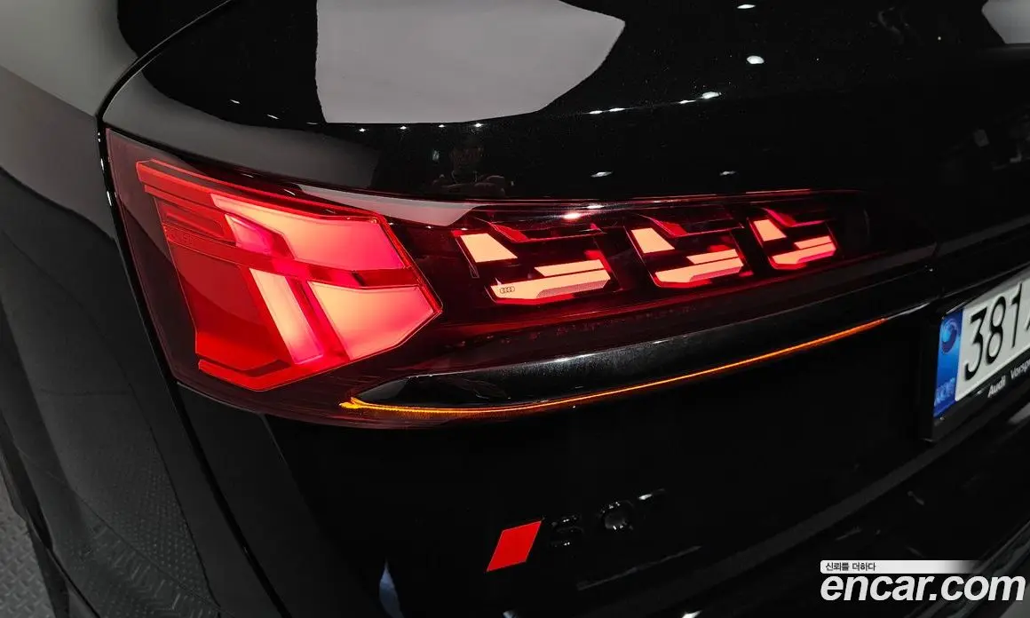Audi SQ7 2025 4.0 АКПП, фото 9