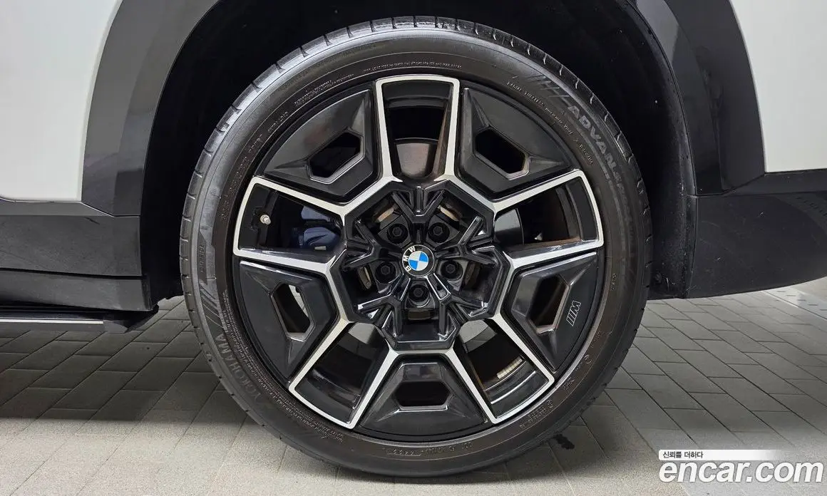 BMW XM 2023 4.4 АКПП, фото 7