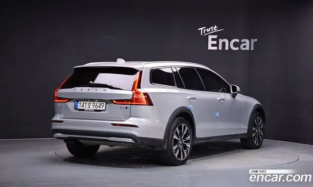 Volvo V60 2023 2.0 АКПП, миниатюра 2