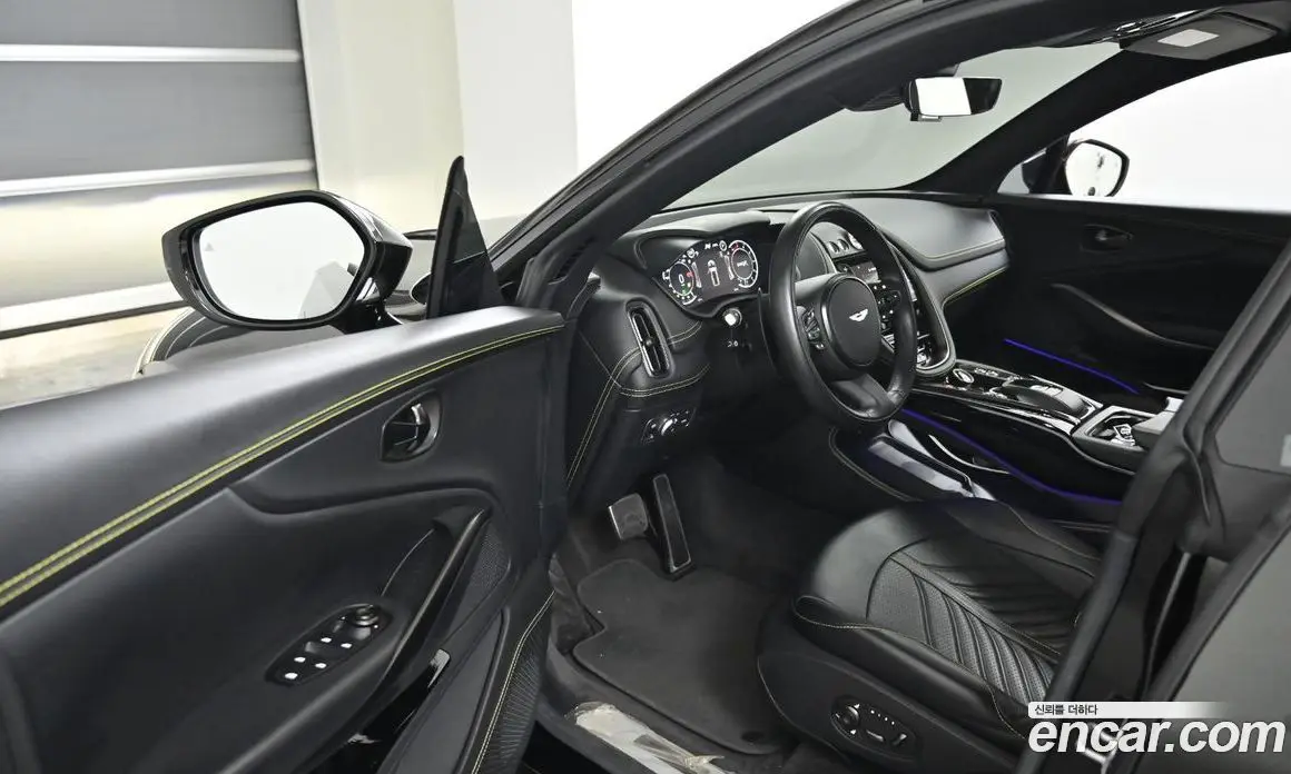 Aston Martin DBX 2023 4.0 АКПП, фото 11