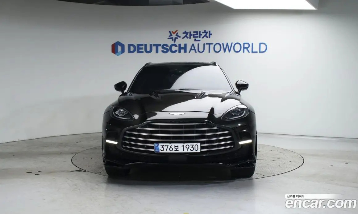 Aston Martin DBX 2023 4.0 АКПП, фото 3