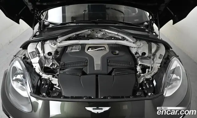 Aston Martin DBX 2023 4.0 АКПП, миниатюра 6