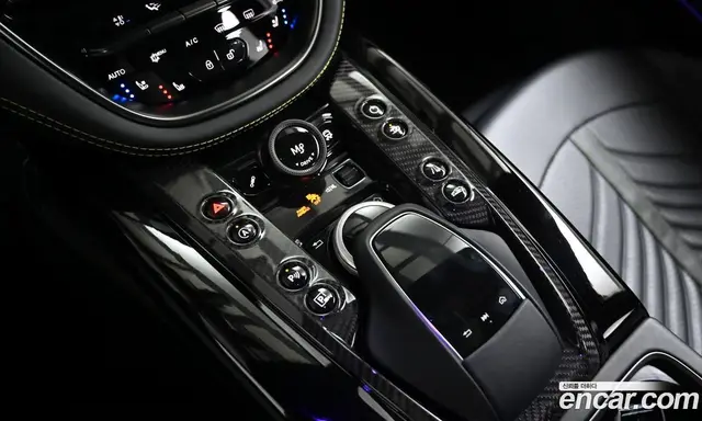 Aston Martin DBX 2023 4.0 АКПП, миниатюра 9