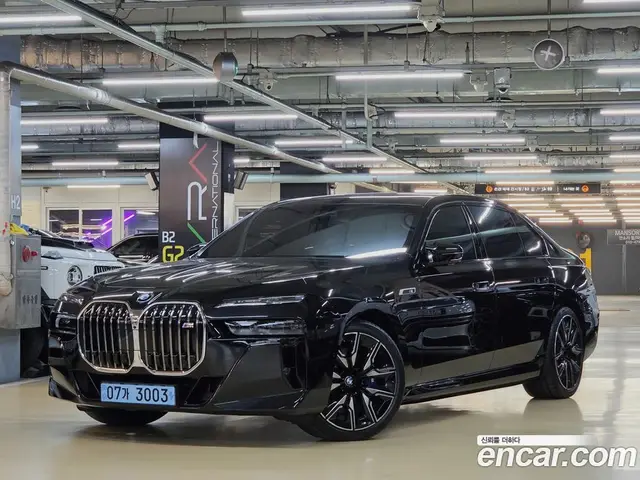 BMW i7, 2024, 5 639 км
