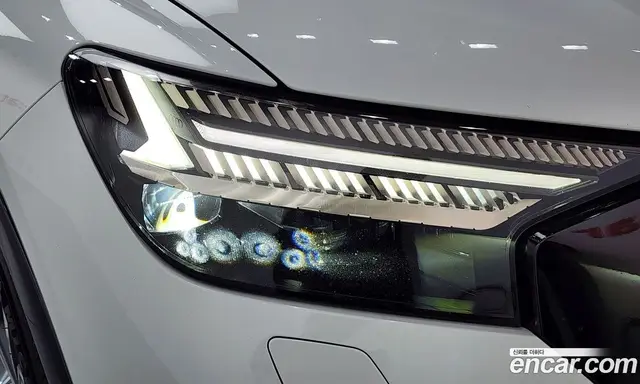Audi Q4 e-tron 2023 0.2 АКПП, миниатюра 8