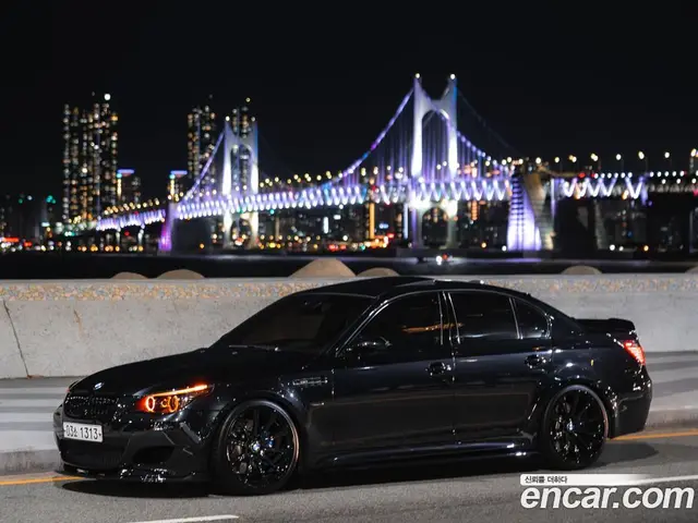 BMW M5 2006 5.0 АКПП, миниатюра 2