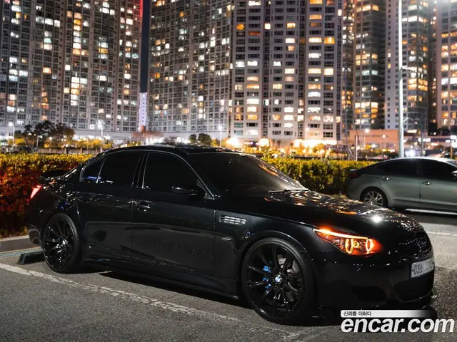 BMW M5 2006 5.0 АКПП, миниатюра 10