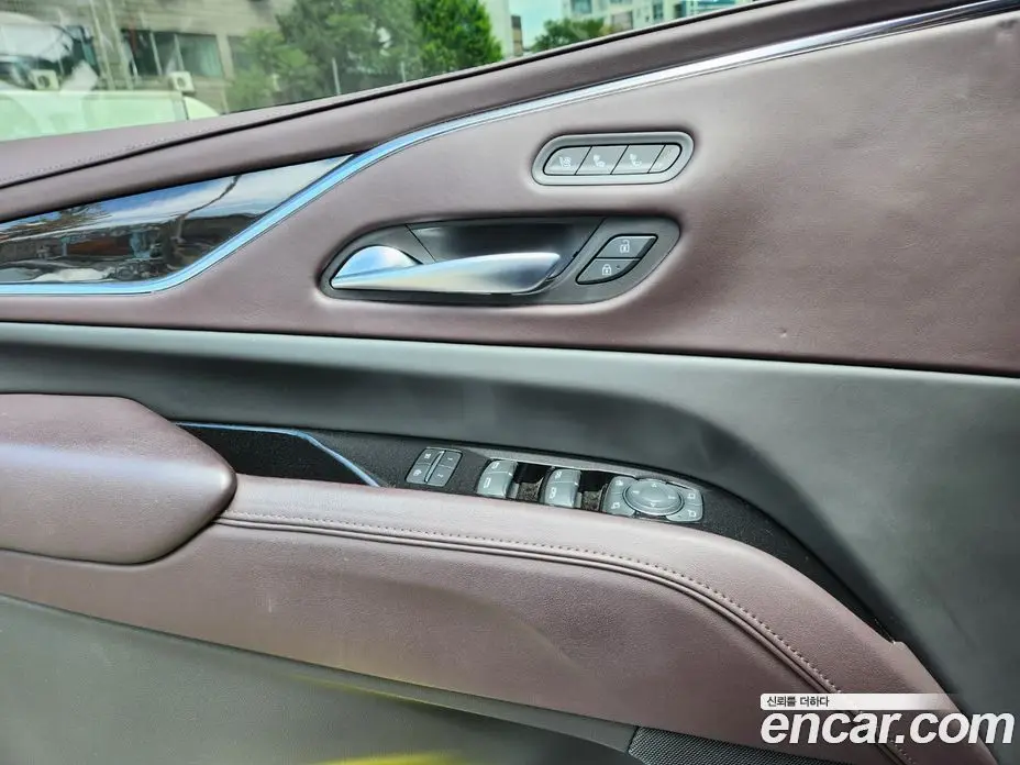 Cadillac Escalade 2023 6.2 АКПП, фото 6