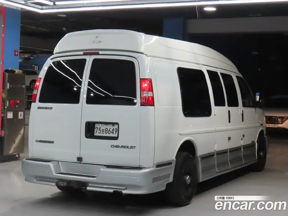 Chevrolet Express Van 2004 6.0 АКПП, фото 4