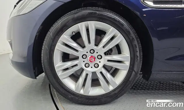 Jaguar XF 2018 2.0 АКПП, миниатюра 5 Jaguar XF 2018 2.0 АКПП, миниатюра 5