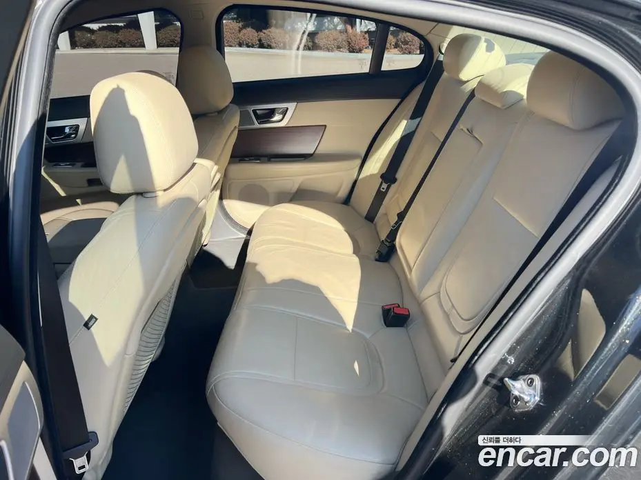Jaguar XF 2014 2.2 АКПП, фото 11 Jaguar XF 2014 2.2 АКПП, фото 11