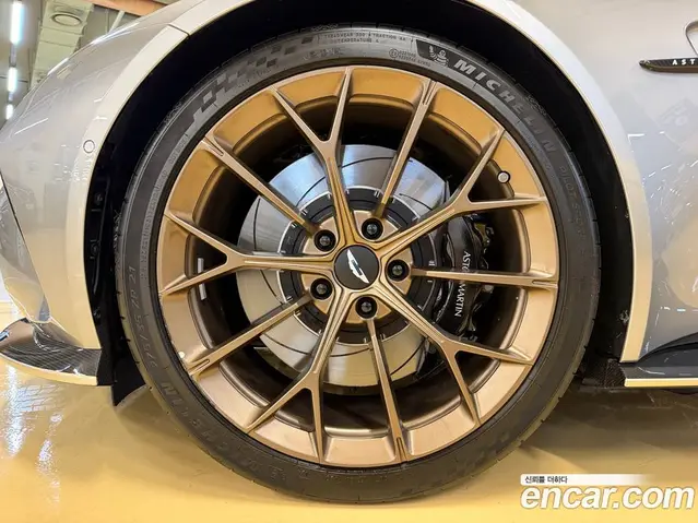 Aston Martin Vantage 2025 4.0 АКПП, миниатюра 5