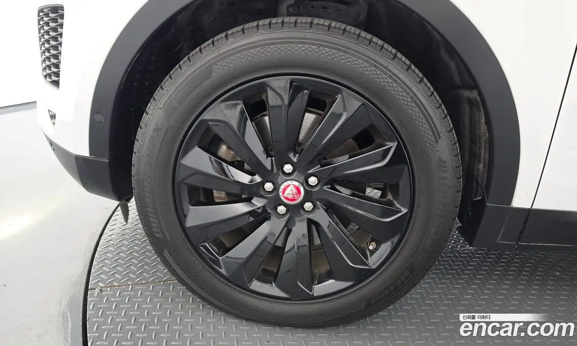 Jaguar E-Pace 2019 2.0 АКПП, фото 5