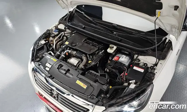 Peugeot 308 2018 1.6 АКПП, миниатюра 6 Peugeot 308 2018 1.6 АКПП, миниатюра 6