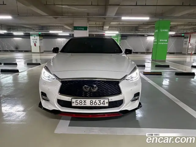 Infiniti Q30 2017 2.0 АКПП, миниатюра 3