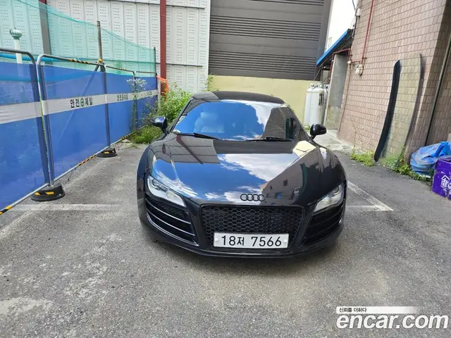 Audi R8 2011 5.2 АКПП, миниатюра 11