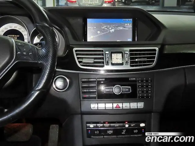 Mercedes-Benz E-Class 2015 2.1 АКПП, миниатюра 11