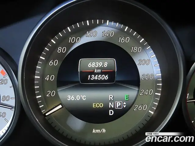 Mercedes-Benz E-Class 2015 2.1 АКПП, миниатюра 9