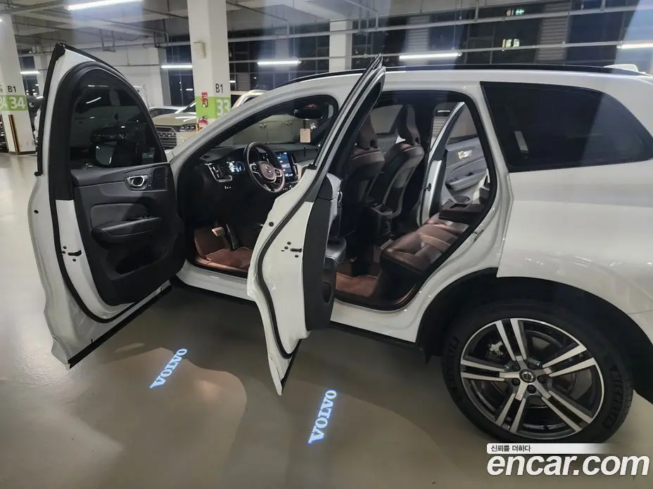 Volvo XC60 2021 2.0 АКПП, фото 20