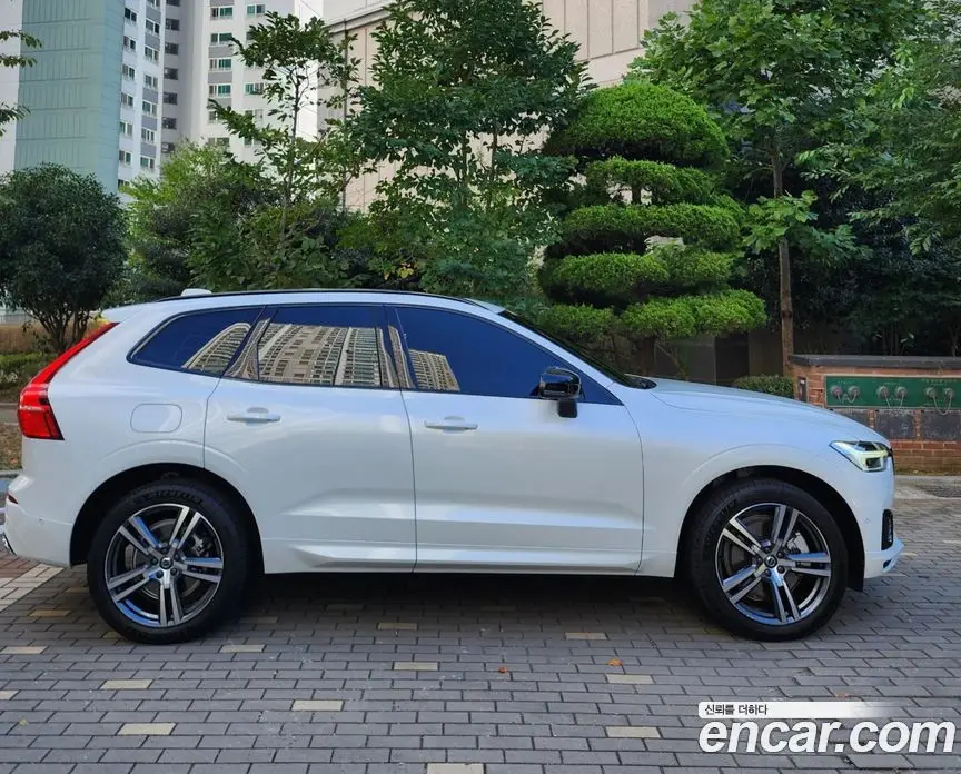 Volvo XC60 2021 2.0 АКПП, фото 3