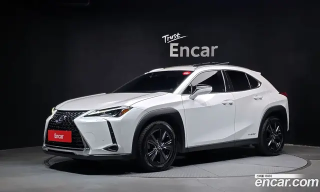 Lexus UX, 2021, 73 602 км