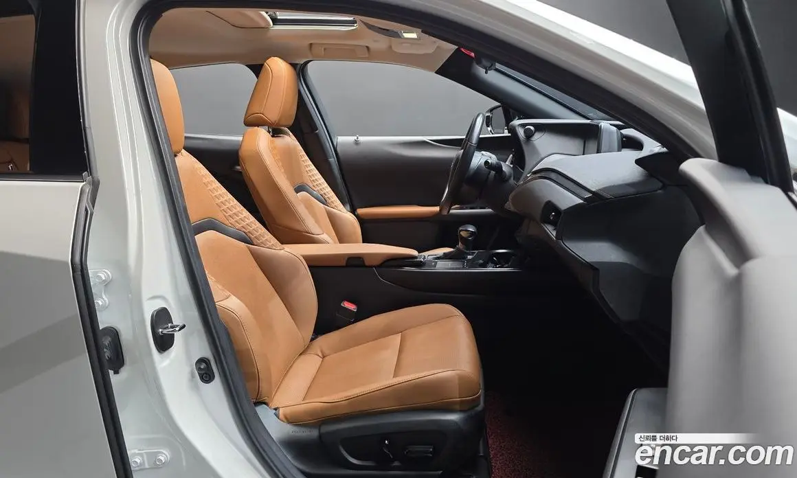 Lexus UX 2021 2.0 АКПП, фото 16 Lexus UX 2021 2.0 АКПП, фото 16