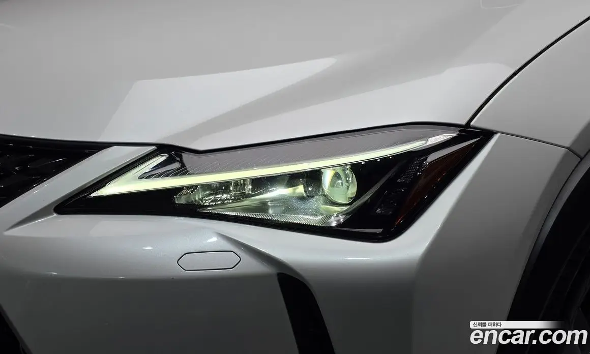 Lexus UX 2021 2.0 АКПП, фото 8 Lexus UX 2021 2.0 АКПП, фото 8