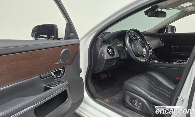 Jaguar XJ 2016 2.0 АКПП, миниатюра 12