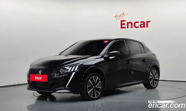 Peugeot 208, 2021, 90 175 км