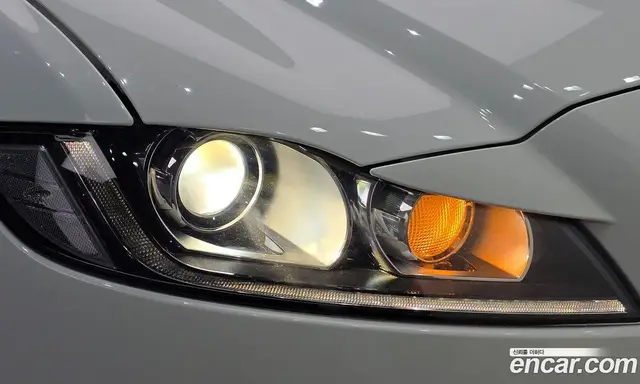 Jaguar XF 2018 2.0 АКПП, миниатюра 8 Jaguar XF 2018 2.0 АКПП, миниатюра 8