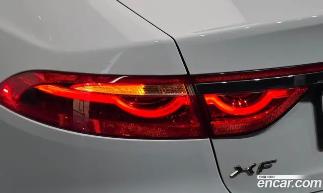 Jaguar XF 2018 2.0 АКПП, миниатюра 9 Jaguar XF 2018 2.0 АКПП, миниатюра 9