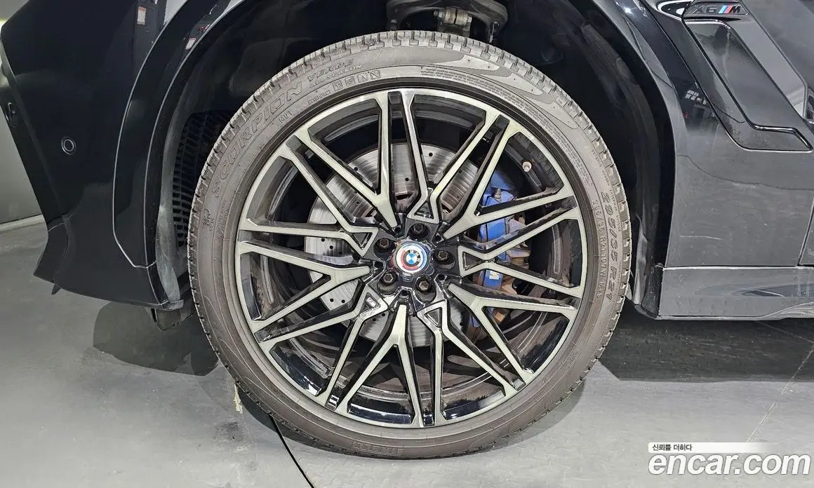 BMW X6M 2023 4.4 АКПП, фото 5